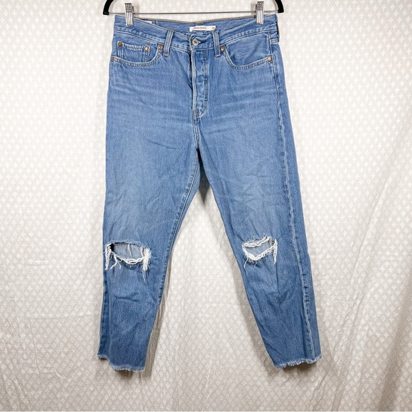 Levi’s Premium Light Wash Wedgie Straight High Rise Jeans - Picture 2 of 7